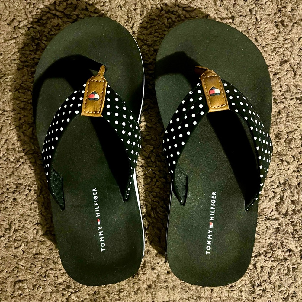 NWT-Girls Size 13 Tommy Hilfiger Flip Flops